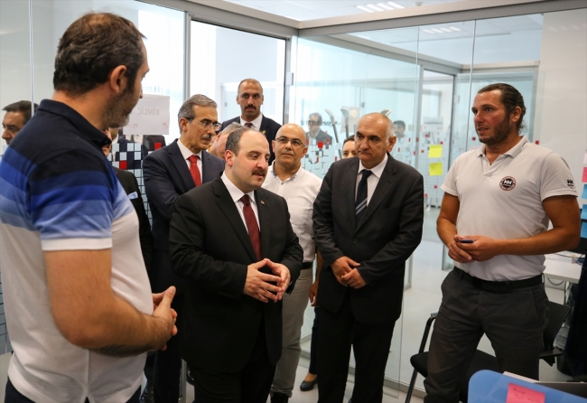 Bakan Varank Teknopark İstanbul'u ziyaret etti